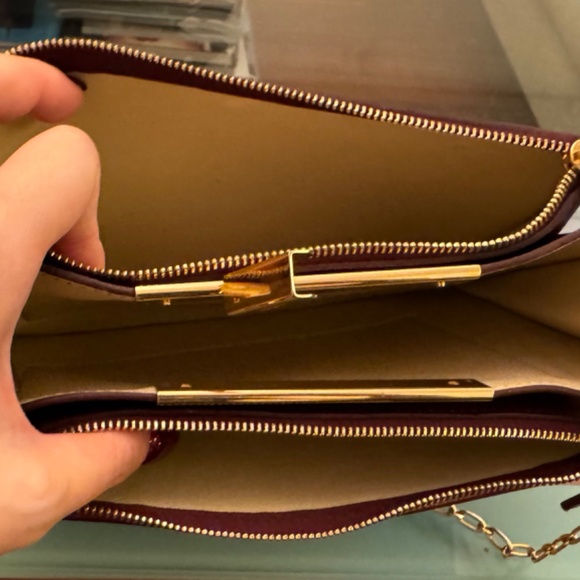 Limited edition Celine Clasp Gold Chain Shoulder Bag Burgundy Leather Vintage - Picture 8 of 12